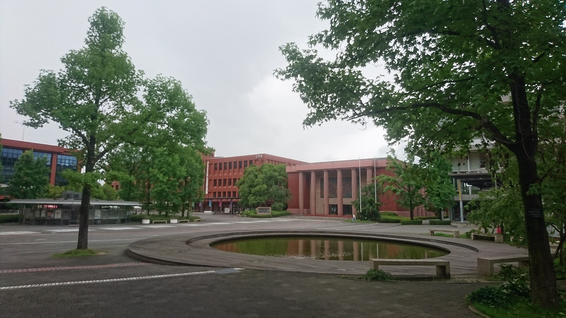 龍谷大学の外観写真