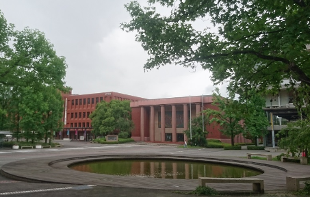 龍谷大学の外観写真