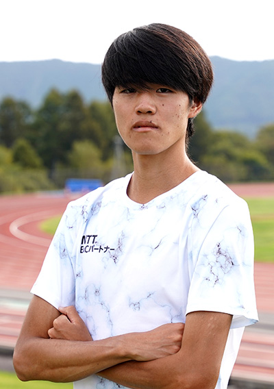 実井智哉選手の顔写真