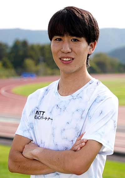 銘苅晴史選手の顔写真